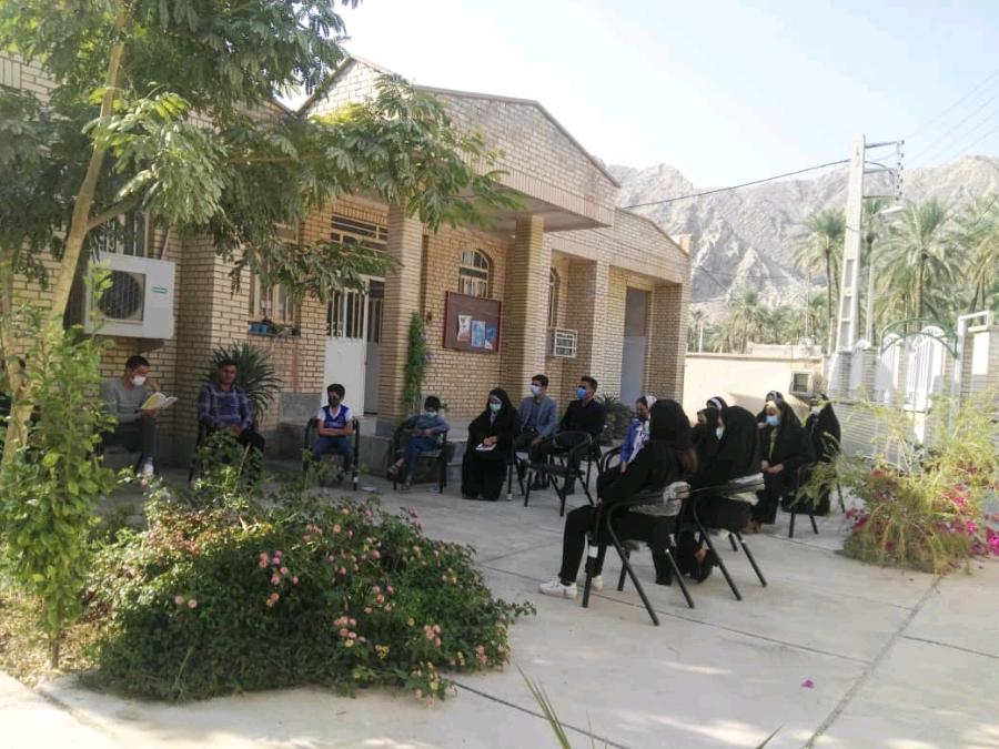 نشست کتابخوان کتابخانه ای